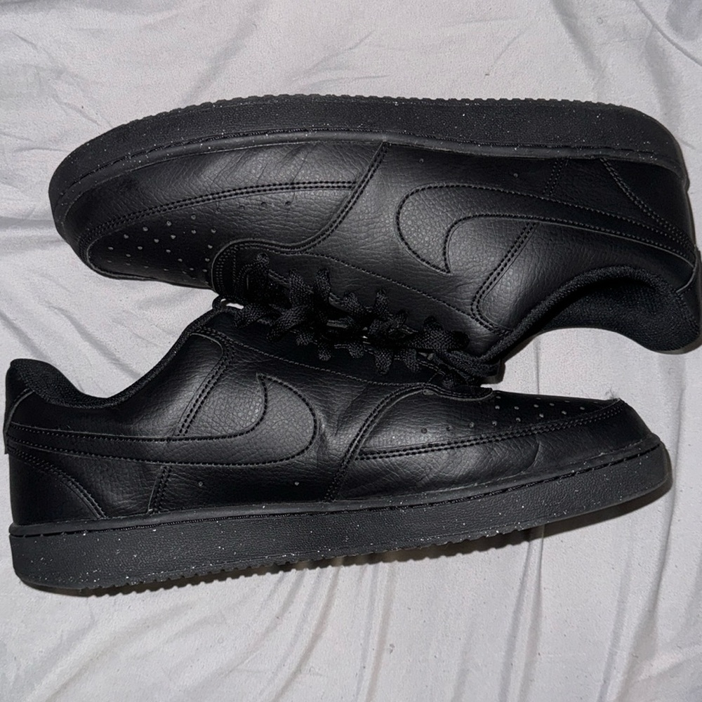 Nike Men's Air Force 1 Low Triple Black spray white soles
